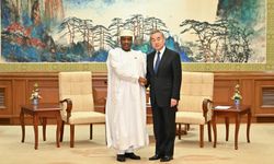 Çin Dışişleri Bakanı, Afrika Birliği'nin göreve yeni atanan Çin Daimi Temsilcisi ile görüştü