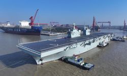 Çin'in amfibi hücum gemisi PLANS Sichuan, ilk seyir testi görevi için Shanghai'dan hareket etti