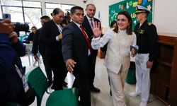 Ekvador'daki referandumda ülkede yabancı askeri üslerin kurulması reddedildi