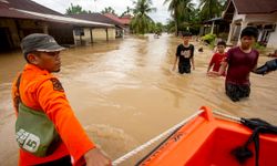 Endonezya'nın Kuzey Sumatra eyaletini sel ve heyelan vurdu: 29 kişi öldü, 9 kişi kayıp