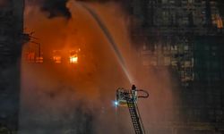 Hong Kong'da bir sitede çıkan yangında hayatını kaybedenlerin sayısı 55'e yükseldi