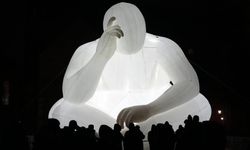 Letonya'nın başkenti Riga'da simge yapılar ışık festivali kapsamında aydınlatıldı