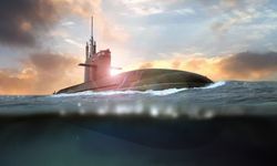 Rusya yeni nükleer denizaltısını törenle hizmete aldı