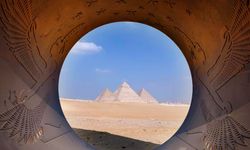 Mısır'da piramitlerin yakınında düzenlenen uluslararası sergi turistlerden yoğun ilgi gördü