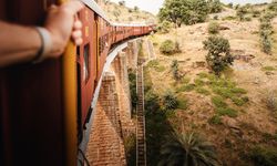 Hindistan'da tren kazası: 8 ölü, 17 yaralı