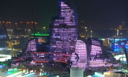 27. Harbin Buz ve Kar Dünyası'nın ana kulesinin yapımı tamamlandı