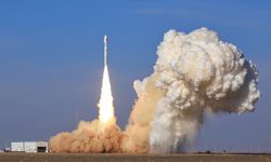 Çin-BAE uzay işbirliğinde dönüm noktası: Arab Satellite 813 uzaya gönderildi