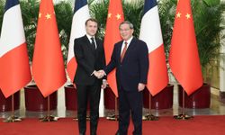 Çin Başbakanı Li, Fransa Cumhurbaşkanı Macron ile görüştü