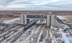 Çin-Moğolistan sınırındaki Erenhot kara limanından geçen yolcu ve araç sayısında artış kaydedildi