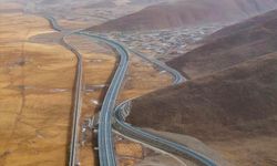 Çin'de Qinghai-Xizang Demiryolu hattı üzerindeki en yüksek rakımlı yolcu istasyonu hizmete açıldı