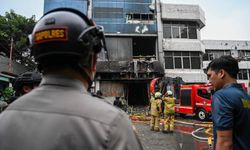 Endonezya'nın başkenti Cakarta'da ofis binasında yangın: 22 ölü