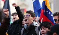 ABD'nin Venezuela'ya yönelik saldırısı İtalya ve İngiltere'de protesto edildi