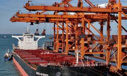 Çin'in Tangshan Limanı'nın 2025 yılı kargo hacmi 880 milyon tonu aştı