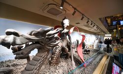 Çin'in Tianjin kentindeki çikolata müzesinde yaklaşık 10 ton çikolatayla yapılan heykeller ilgi görüyor