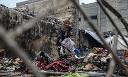 Gazze'de yerinden edilen Filistinlilerin kaldığı çadırlarda yangın çıktı