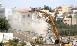 İsrail güçleri Batı Şeria'da Filistinlilere ait 3 evi yıktı
