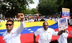 Karakas'ta binlerce kişi Maduro'nun serbest bırakılması için yürüyüş düzenledi