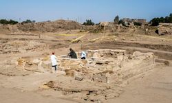 Mısırlı ve Çinli arkeologlar Mısır'da 'kutsal göl' keşfetti