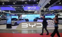 2026 Singapur Otomobil Fuarı'nda sergilenen yeni modeller otomobil tutkunlarından yoğun ilgi gördü