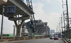 Tayland'da inşaat vinci devrildi: 2 ölü