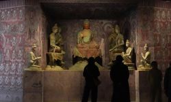 Türk seramik sanatçısı, Çin'in porselen başkenti Jingdezhen'de yeni İpek Yolu hikayeleri resmediyor