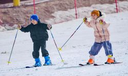 Çin'de Bahar Bayramı tatilinde buz ve kar etkinlikleri yoğun ilgi görüyor