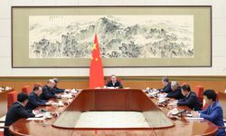 Çin Başbakanı Li, yapay zeka inovasyonu ve uygulamasında kapsamlı atılım çağrısı yaptı