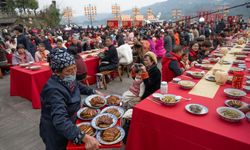 Çin'de Çin Yeni Yılı Arifesi'nde aileler aynı sofrada bir araya geldi