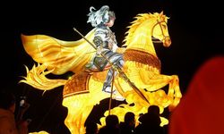 Çin'de Bahar Bayramı kapsamında düzenlenen fener gösterileri yoğun ilgi gördü