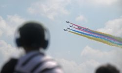 Çin'in 1 Ağustos Akrobasi Ekibi, 10. Singapur Havacılık Fuarı'na katıldı