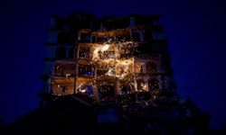 Gazze'de Ramazan: Yıkıntılar arasında havai fişek gösterisi