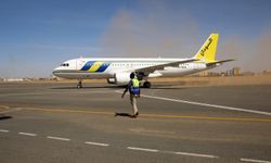 Sudan'ın Hartum Havalimanı'na 3 yılın ardından ilk ticari yolcu uçağı indi