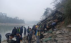 Nepal'deki otobüs kazasında ölü sayısı 19'a yükseldi