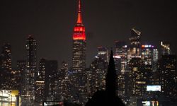 New York'taki Empire State Binası Çin Yeni Yılı için kırmızı renkle aydınlatıldı