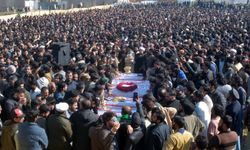 Pakistan'daki saldırıda hayatını kaybedenler için cenaze töreni düzenlendi