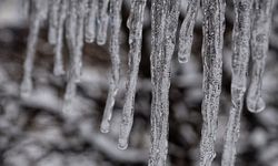 Rusya'da çatılardan düşen kar ve buz nedeniyle 9 kişi hayatını kaybetti