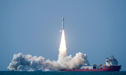 Çin, denizden fırlattığı Smart Dragon-3 roketiyle uzaya 7 uydu gönderdi