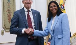 Venezuela Geçici Devlet Başkanı, Karakas'ta ABD Enerji Bakanı ile görüştü