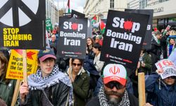 ABD ve İsrail'in İran'a yönelik saldırıları Londra'da protesto edildi