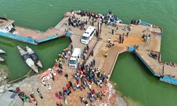 Bangladeş'te yolcu otobüsü nehre yuvarlandı: 26 ölü