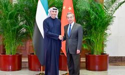 Çin Dışişleri Bakanı, BAE Devlet Başkanı'nın Çin Özel Temsilcisi ile görüştü