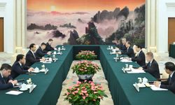 Çinli üst düzey yetkili, Özbekistan Cumhurbaşkanı'nın stratejik kalkınma danışmanı ile görüştü