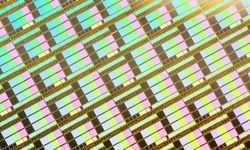 Avrupa'nın pilot fotonik çip üretim tesisi Hollanda'da faaliyete geçti