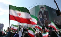 İran'da yeni dini lider Mücteba Hamaney'e destek gösterisi