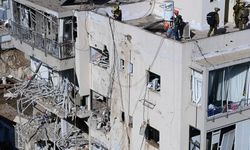 İran'dan Tel Aviv'e füze saldırısı