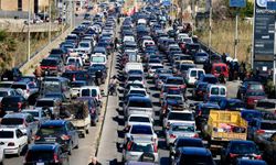 Lübnan'ın Sayda kentinde halk, İsrail saldırıları nedeniyle evlerini terk ediyor