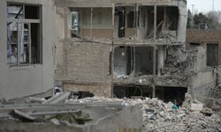 Tacikistan İran'a insani yardım gönderdi