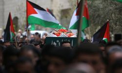 Batı Şeria'da İsrailli yerleşimcilerin saldırısında hayatını kaybeden Filistinli için cenaze töreni düzenlendi