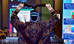 Brunei'deki Hari Raya kutlamalarında Çin yapımı robotlar yoğun ilgi gördü