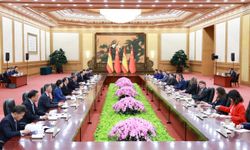 Çin Başbakanı Li, İspanya Başbakanı Sanchez ile görüştü